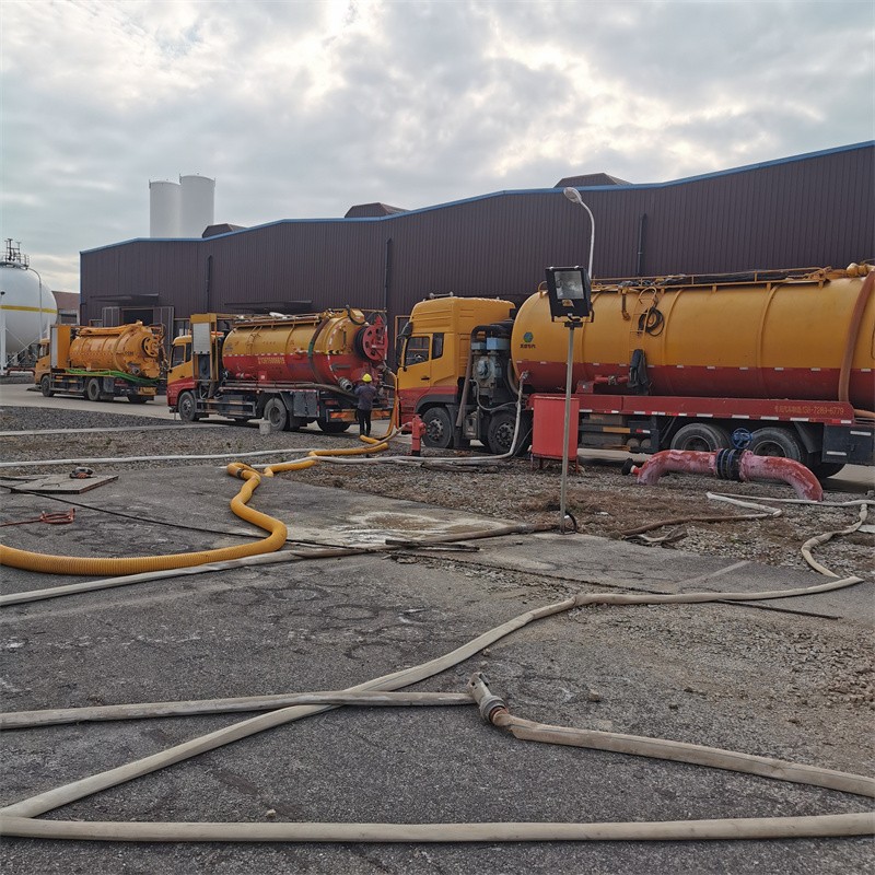 荣昌污水池清理