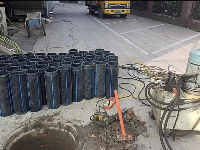 荣昌PE置换管厂家 DN315置换管 非开挖管短管置换